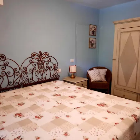La Casa Nel *